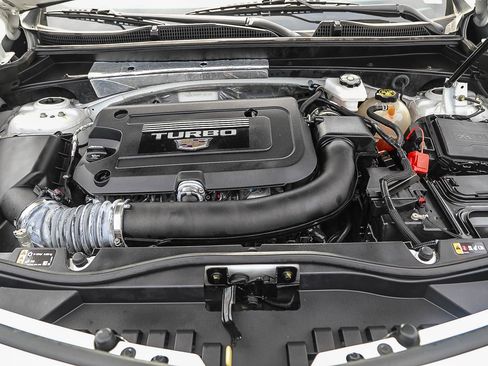 Used 2023 Cadillac XT4 Luxury w/ Cold Weather Package FWD image 26