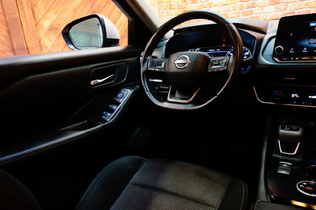 Certified 2025 Nissan Rogue SV AWD/4WD image 14