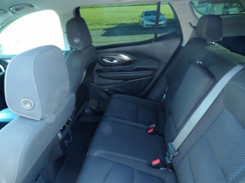 Used 2022 GMC Terrain SLE w/ Driver Convenience Package FWD image 11