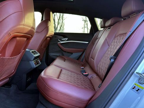 Used 2023 Audi e-tron S Premium Plus w/ Black Optic Package image 28