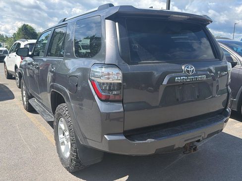 Used 2022 Toyota 4Runner SR5 AWD/4WD image 9