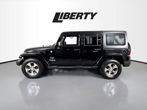 Used 2017 Jeep Wrangler Unlimited Sahara w/ Connectivity Group image 4