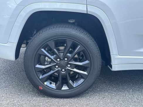 New 2026 Jeep Grand Cherokee Limited AWD/4WD image 17