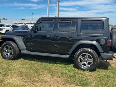 Used 2022 Jeep Wrangler Unlimited Sport AWD/4WD image 4