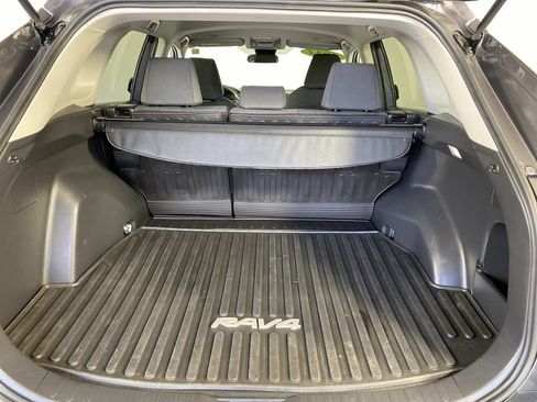 Used 2024 Toyota RAV4 LE AWD/4WD image 8