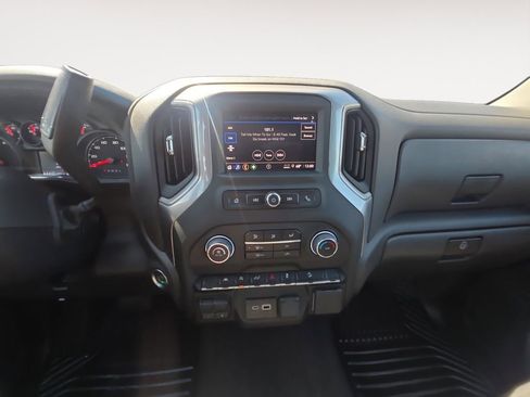 Used 2025 Chevrolet Silverado 1500 Custom Trail Boss w/ LPO, Dark Essentials Package AWD/4WD image 11