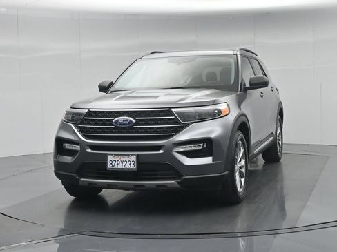 Certified 2021 Ford Explorer XLT w/ Equipment Group 202A RWD image 60