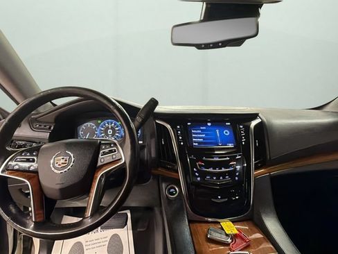Used 2015 Cadillac Escalade Premium AWD/4WD image 10
