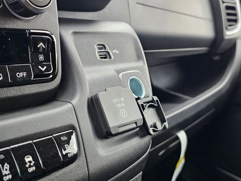 New 2025 RAM ProMaster 1500 w/ Quick Order Package 22G SLT image 33