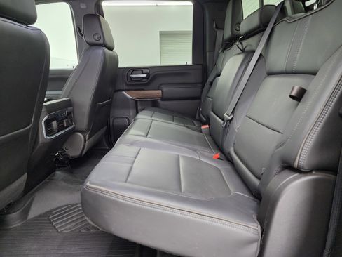 Used 2022 Chevrolet Silverado 3500 High Country image 9