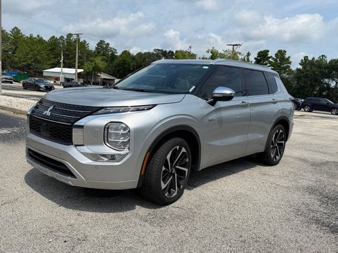 Used 2025 Mitsubishi Outlander SEL AWD/4WD image 3