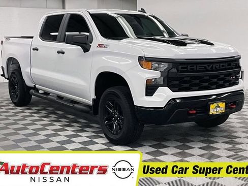 Used 2025 Chevrolet Silverado 1500 Custom Trail Boss AWD/4WD image 1