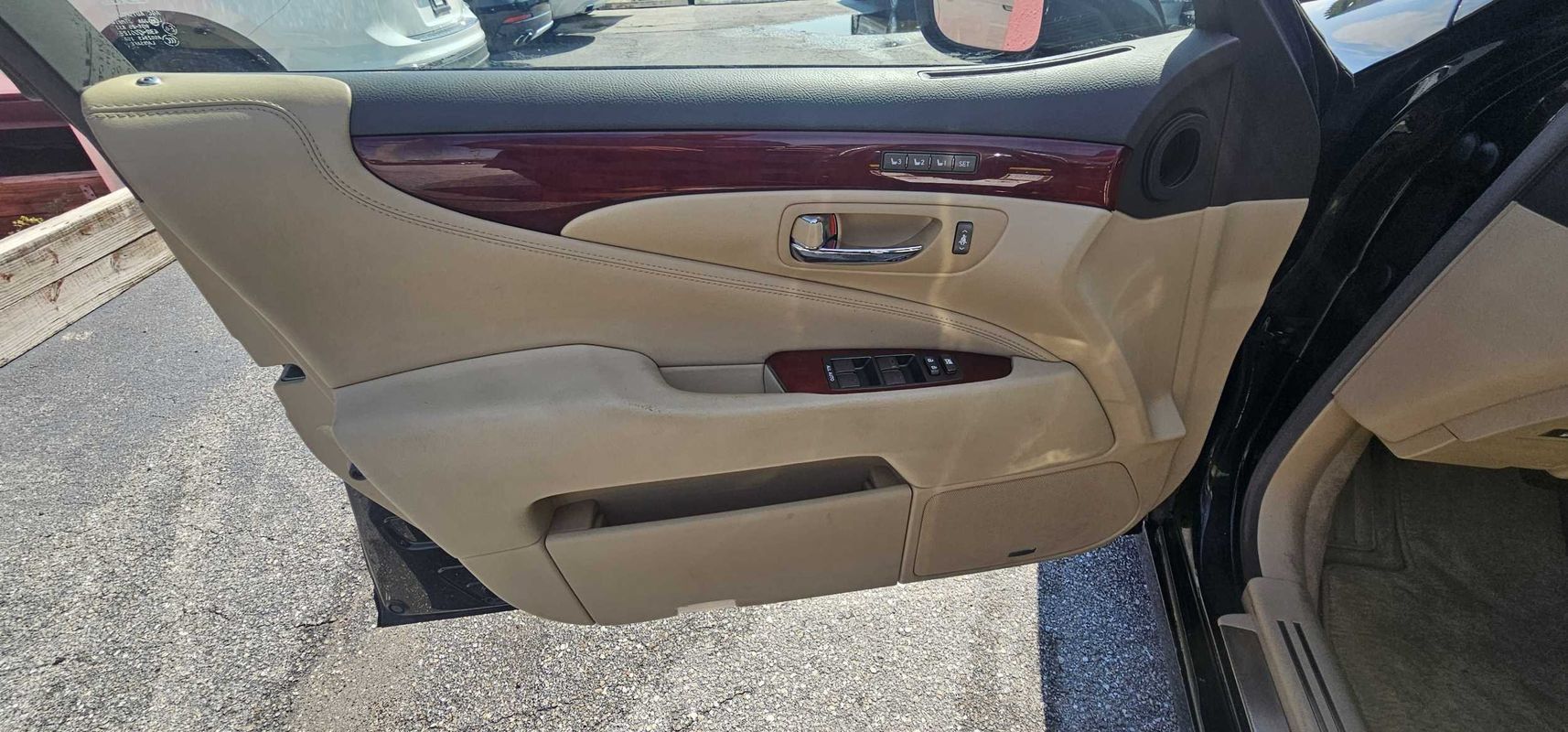 Used 2008 Lexus LS 460 RWD image 14