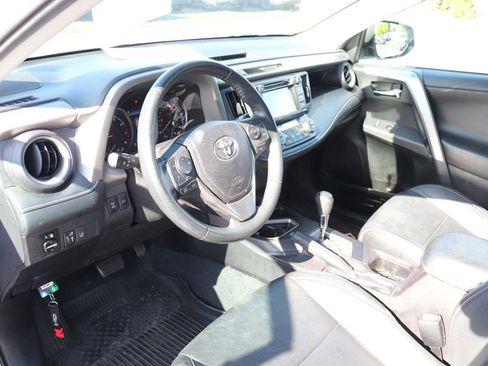 Used 2017 Toyota RAV4 XLE AWD/4WD image 10
