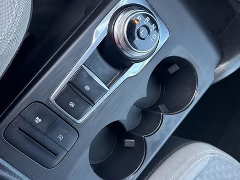 Used 2020 Ford Escape SE image 17