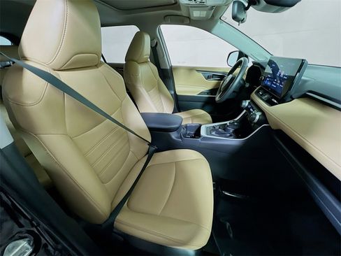 Certified 2023 Toyota RAV4 XLE Premium image 25