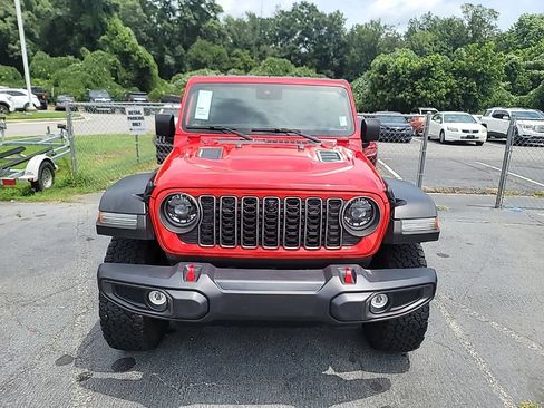 Used 2024 Jeep Wrangler Unlimited Rubicon w/ Technology Group AWD/4WD image 2