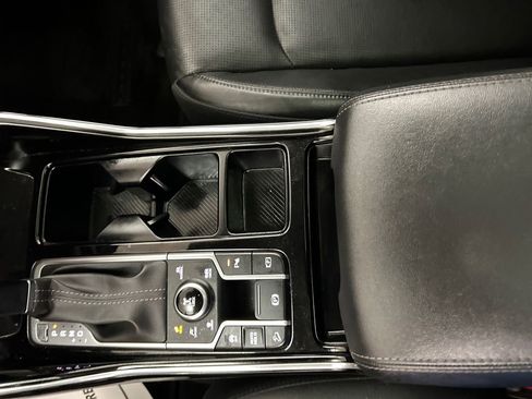 Used 2025 Kia Sorento SX image 23