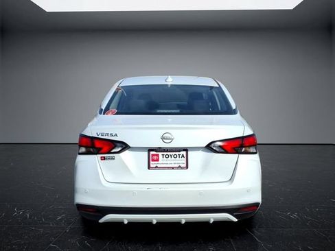 Used 2025 Nissan Versa SV FWD image 4