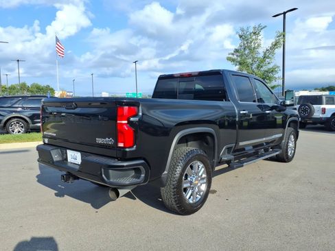 Used 2026 Chevrolet Silverado 3500 High Country w/ Technology Package AWD/4WD image 3