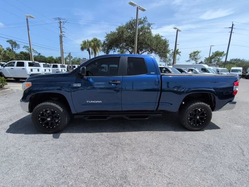 Used 2015 Toyota Tundra SR5 w/ SR5 Upgrade Package AWD/4WD image 8