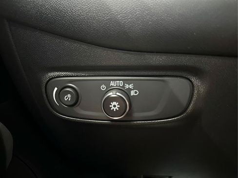 Used 2023 Chevrolet Equinox LT w/ Driver Convenience Package FWD image 19
