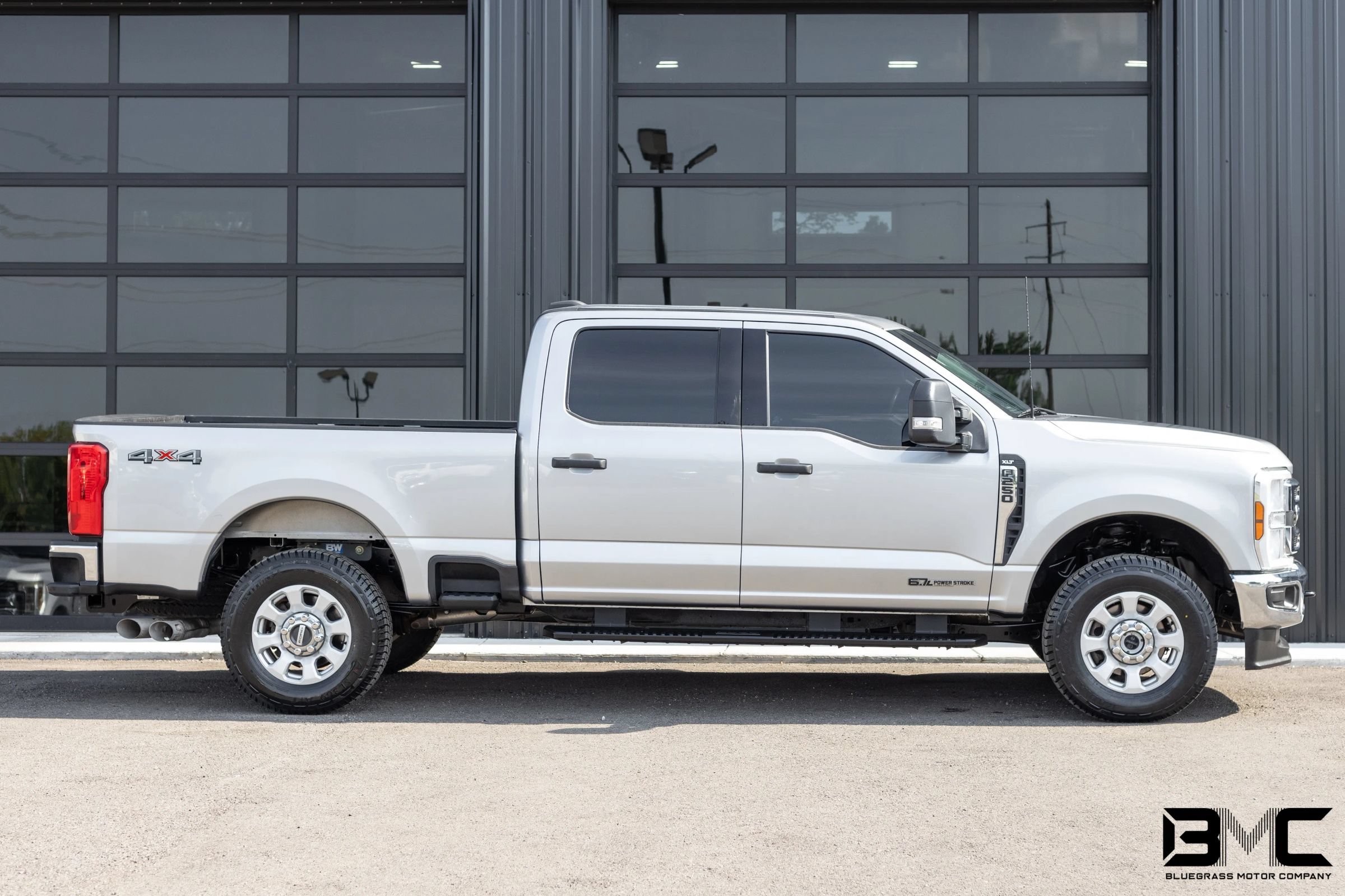 Used 2024 Ford F250 XLT AWD/4WD image 9