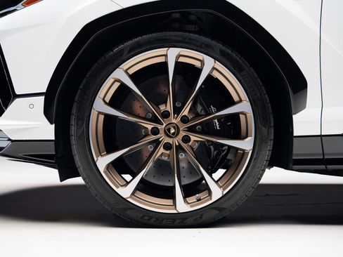 Used 2024 Lamborghini Urus S AWD/4WD image 19