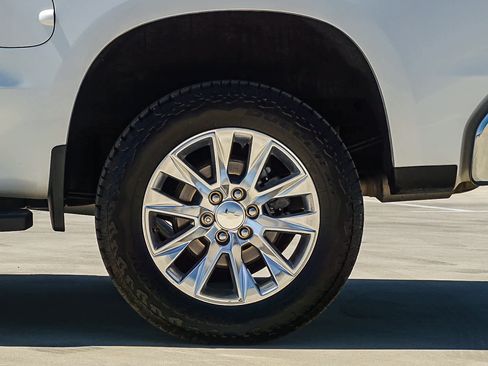 Used 2020 Chevrolet Silverado 1500 LTZ w/ LTZ Premium Package AWD/4WD image 10