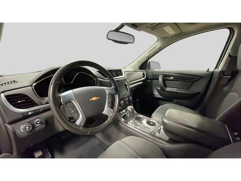 Used 2015 Chevrolet Traverse LT w/ Style and Technology Package FWD image 11