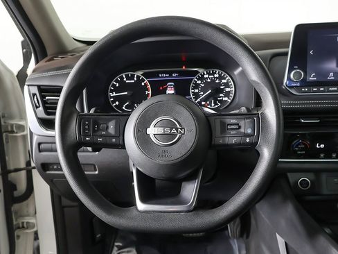 Used 2023 Nissan Rogue SV image 34