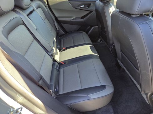 Used 2025 Chevrolet Equinox LT w/ Convenience Package II image 14