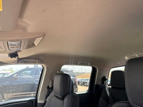 Used 2025 Nissan Frontier SV RWD image 16