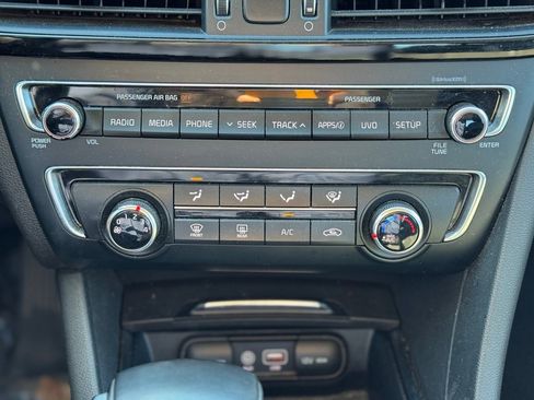 Used 2018 Kia Optima S image 16