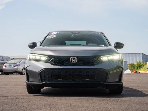 Used 2025 Honda Civic Sport image 2