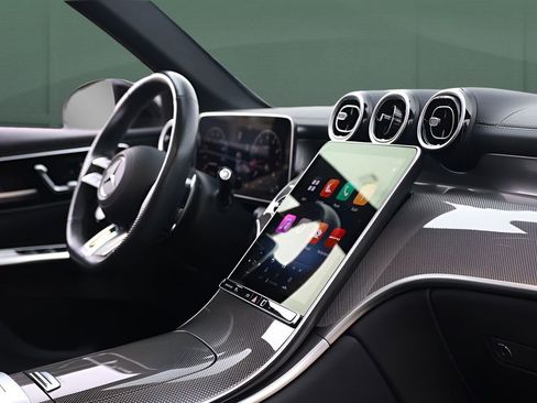 Used 2025 Mercedes-Benz GLC 43 AMG 4MATIC image 18