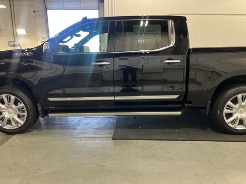 New 2026 Chevrolet Silverado 1500 High Country AWD/4WD image 5