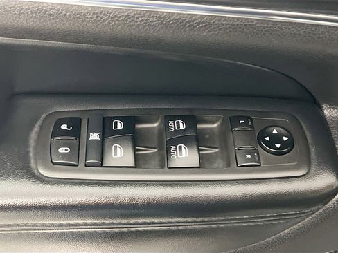 Used 2021 Jeep Grand Cherokee Limited w/ Luxury Group II image 16