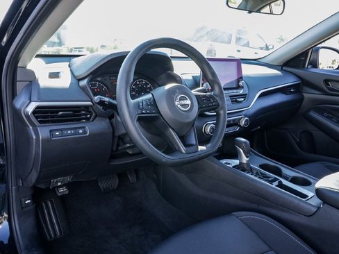 Used 2025 Nissan Altima 2.5 S image 15