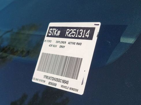 Used 2025 Ford Explorer Active image 31