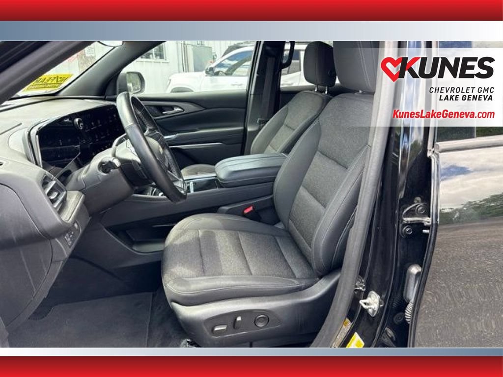 Used 2024 Chevrolet Traverse LT FWD image 12