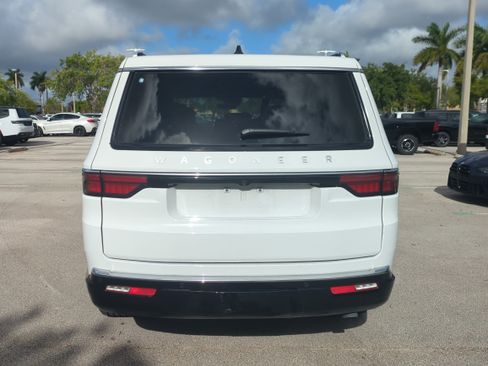 Used 2025 Jeep Wagoneer Series II AWD/4WD image 7