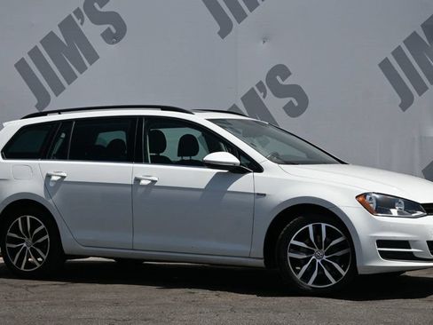 Used 2016 Volkswagen Golf S FWD image 3