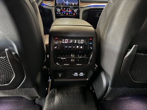Used 2023 Jeep Grand Cherokee L Summit w/ Advanced Protech Group IV AWD/4WD image 37