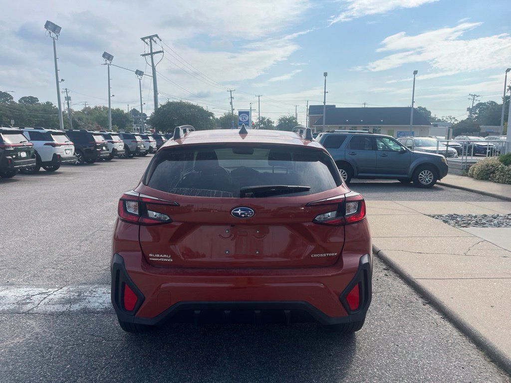 Used 2024 Subaru Crosstrek 2.0i Premium AWD/4WD image 5