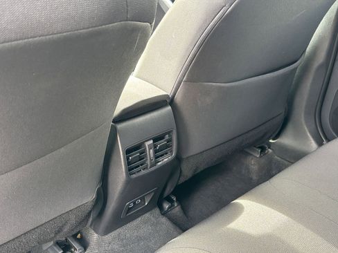 Used 2025 Toyota Corolla Cross LE image 23