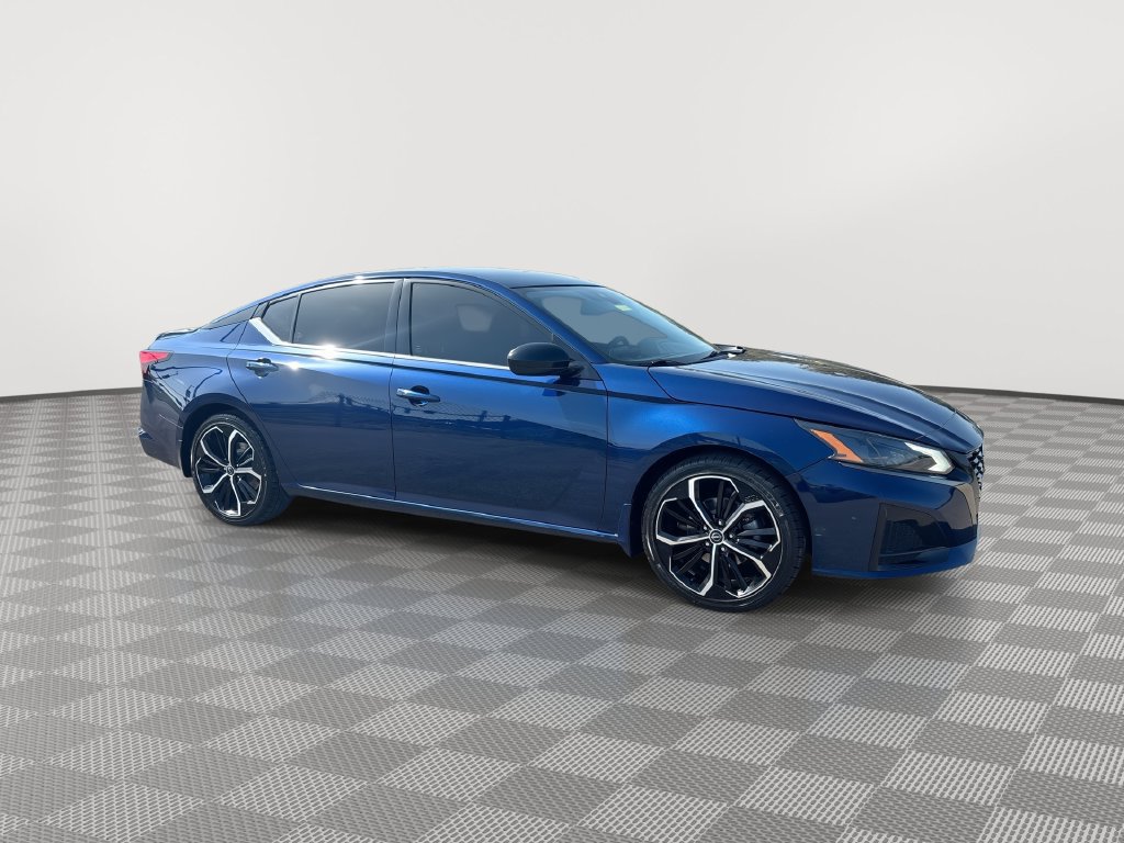 Certified 2023 Nissan Altima 2.5 SR FWD image 14