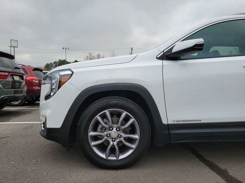 Used 2022 GMC Terrain SLT image 9