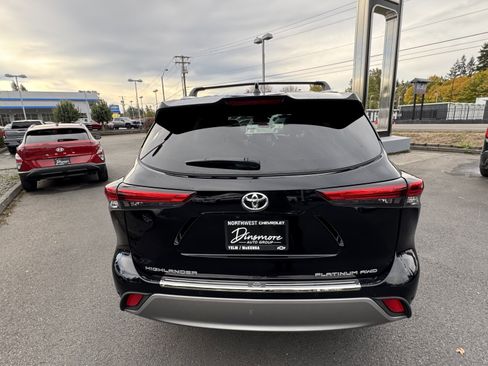 Used 2022 Toyota Highlander Platinum image 6