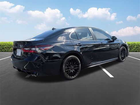 Used 2023 Toyota Camry SE FWD image 5